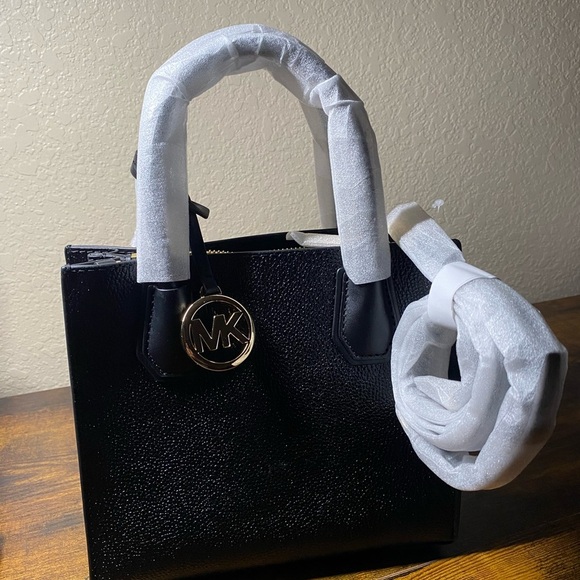 Michael Kors medium Mercer purse in black - Picture 3 of 7